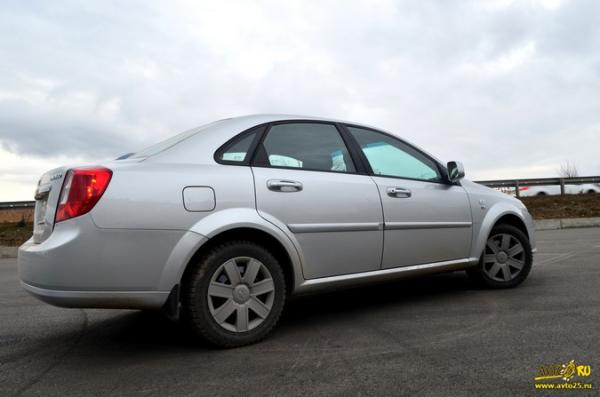 Доступный седан Daewoo Gentra: тест-драйв